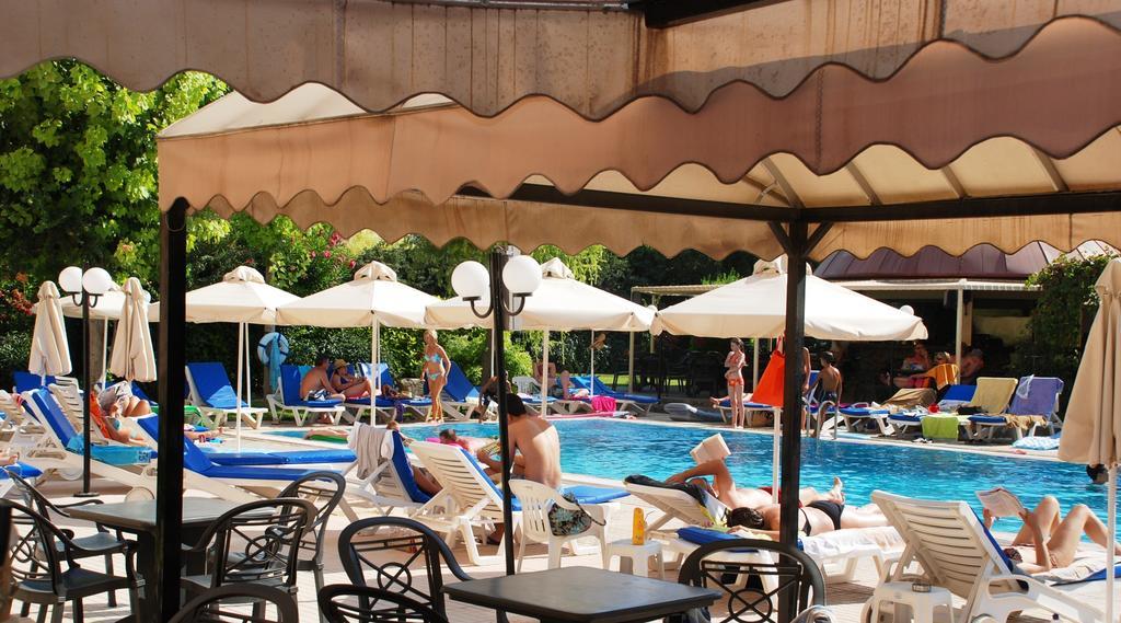 Jasmine Hotel Apartments リマソール エクステリア 写真