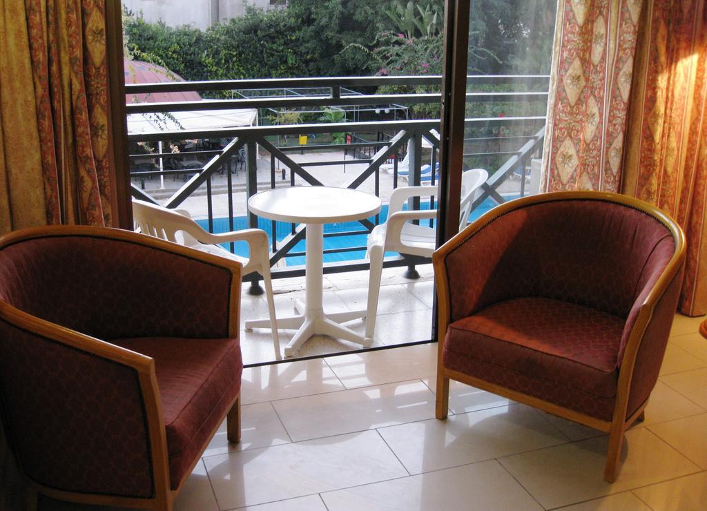 Jasmine Hotel Apartments リマソール エクステリア 写真