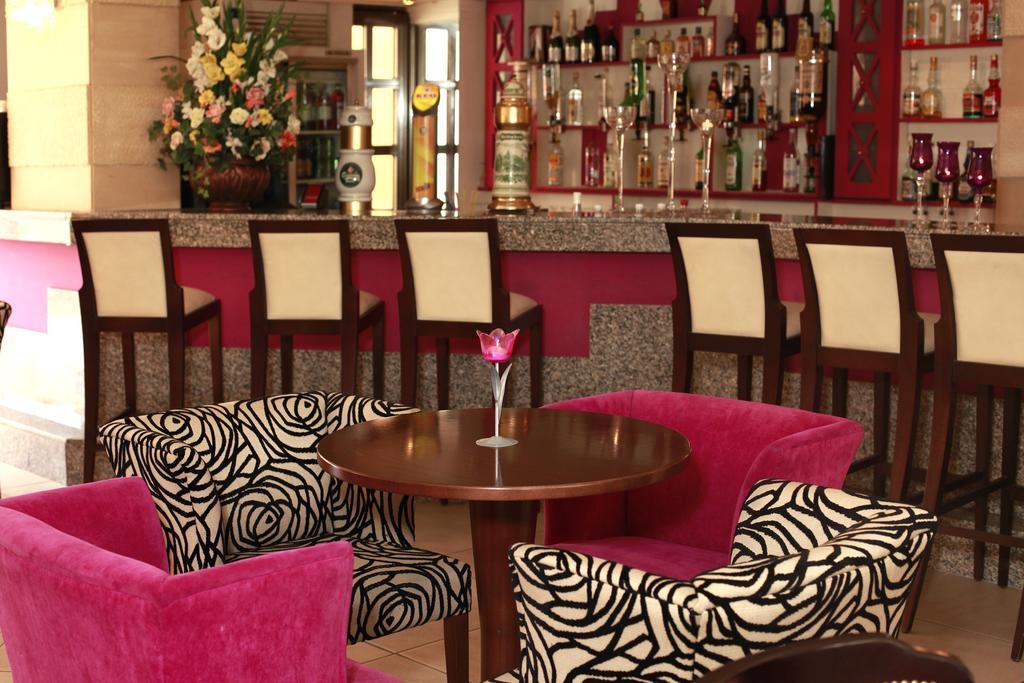 Jasmine Hotel Apartments リマソール エクステリア 写真