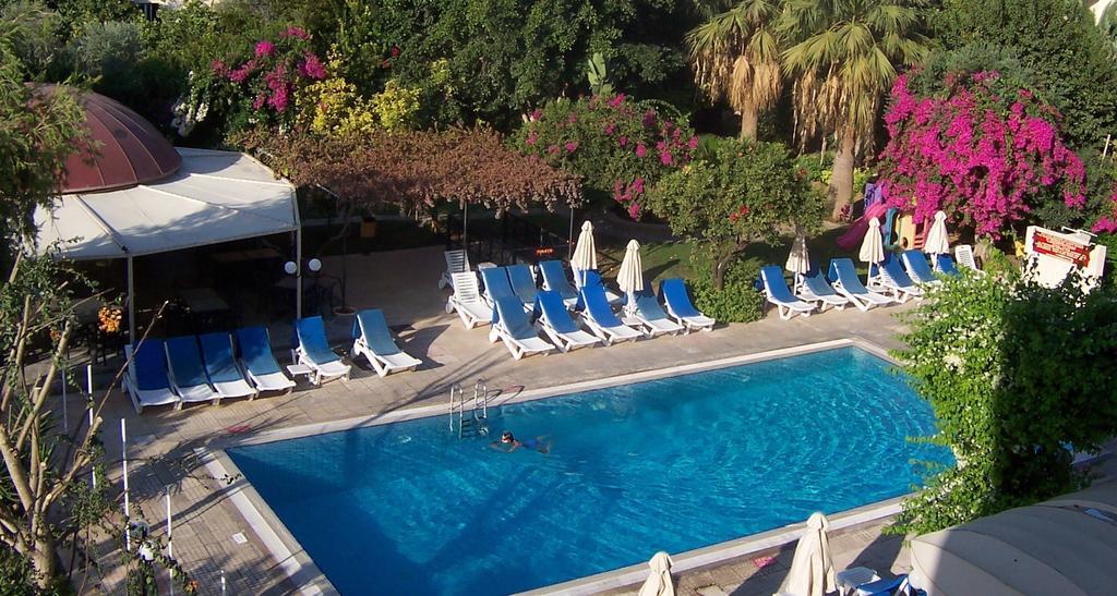 Jasmine Hotel Apartments リマソール エクステリア 写真